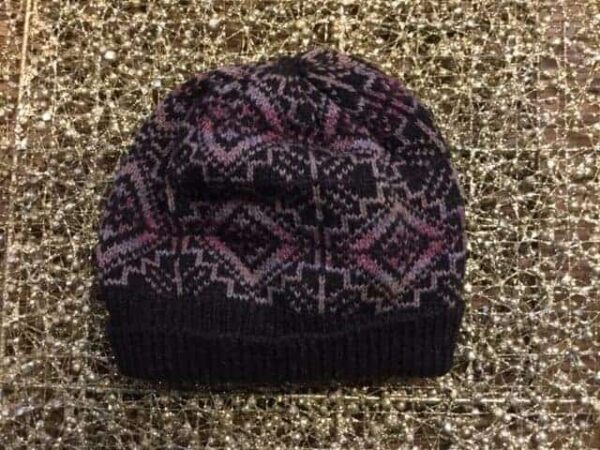 Tile Hat, Shetland Black, Pinks