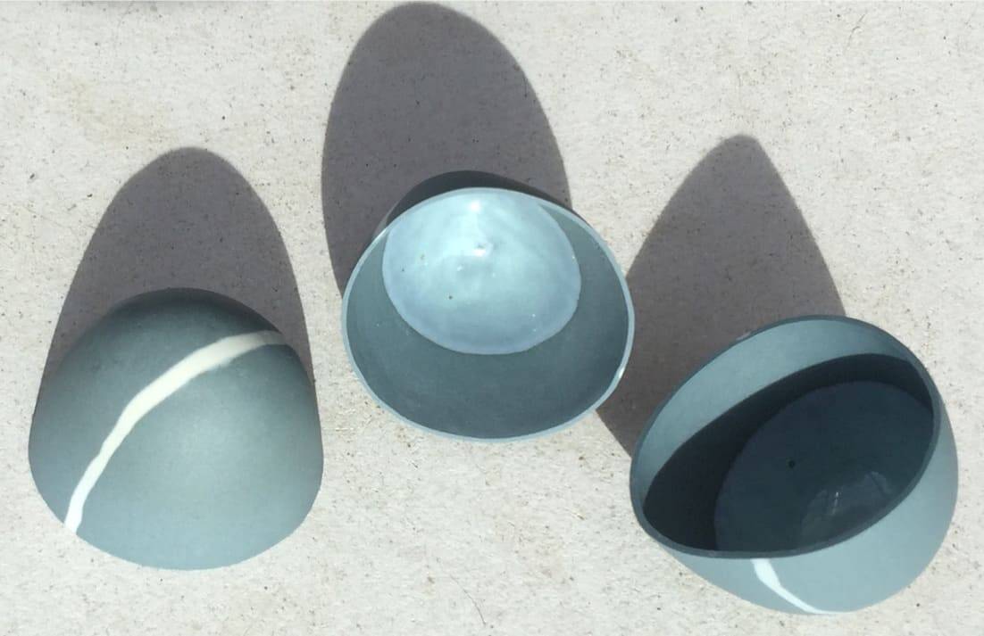 Beach pebbles in porcelain (set of 3) - Image 2