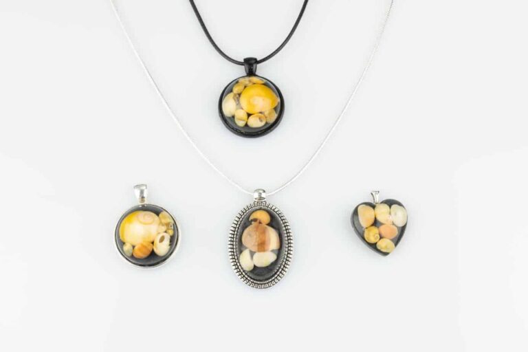 Sunset shells pendants.