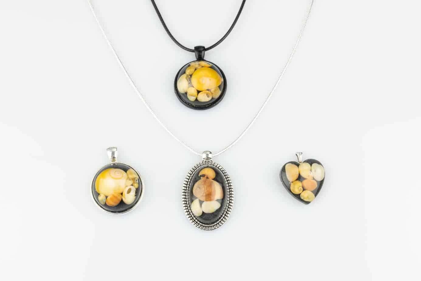Sunset shells pendants. - Image 1