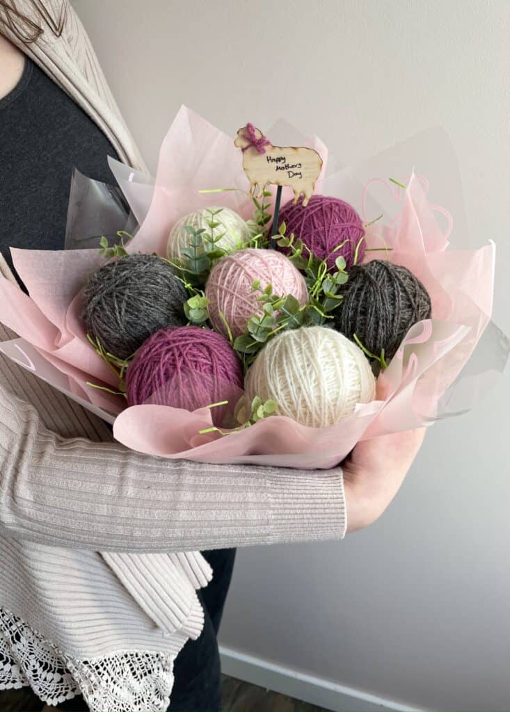Aister 'oo' Yarn