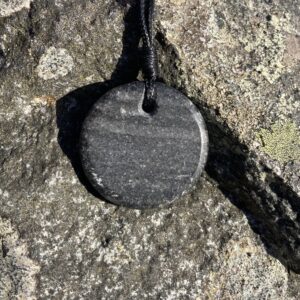 striped gneiss circular pendant