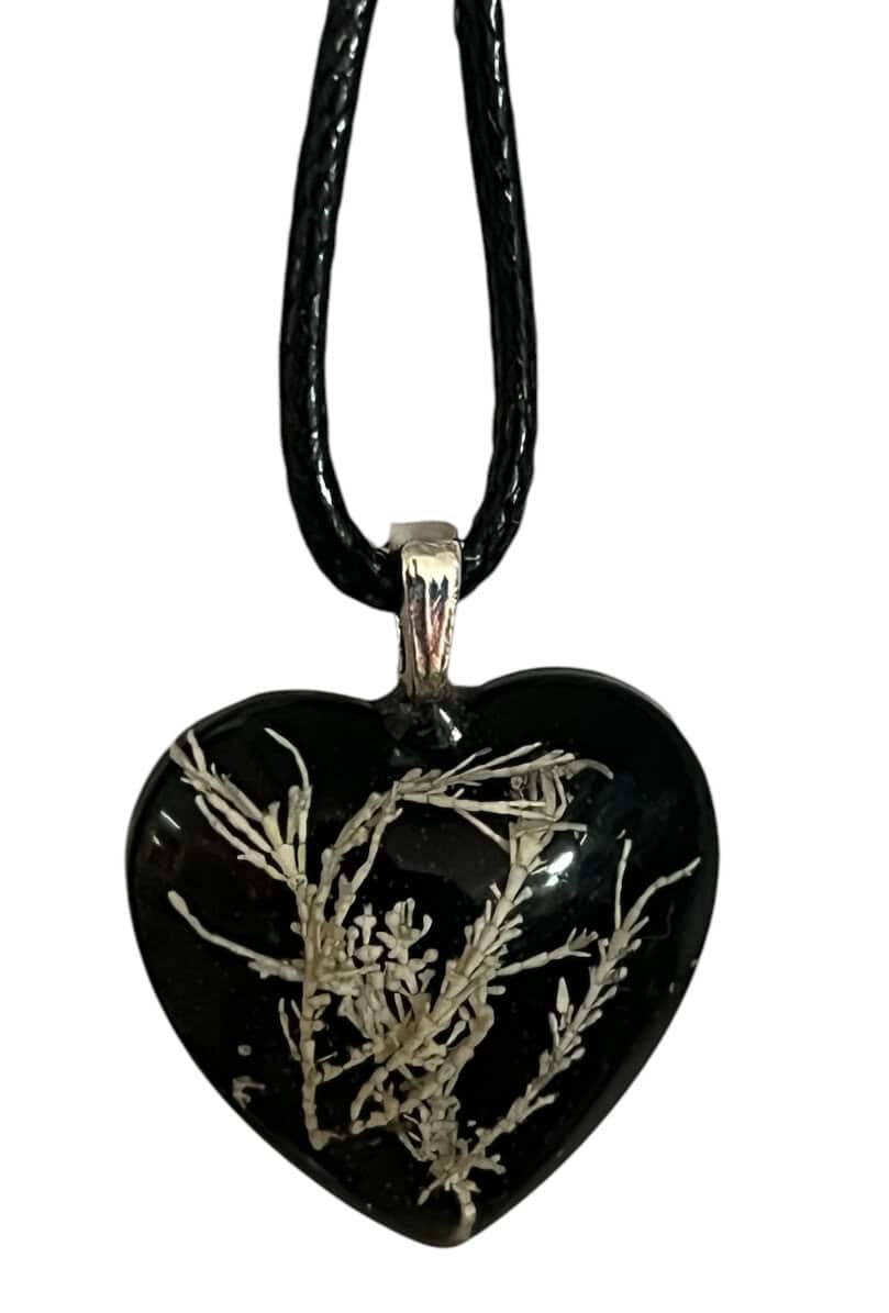 Seaweed pendants with shimmering black night sky background. - Image 9