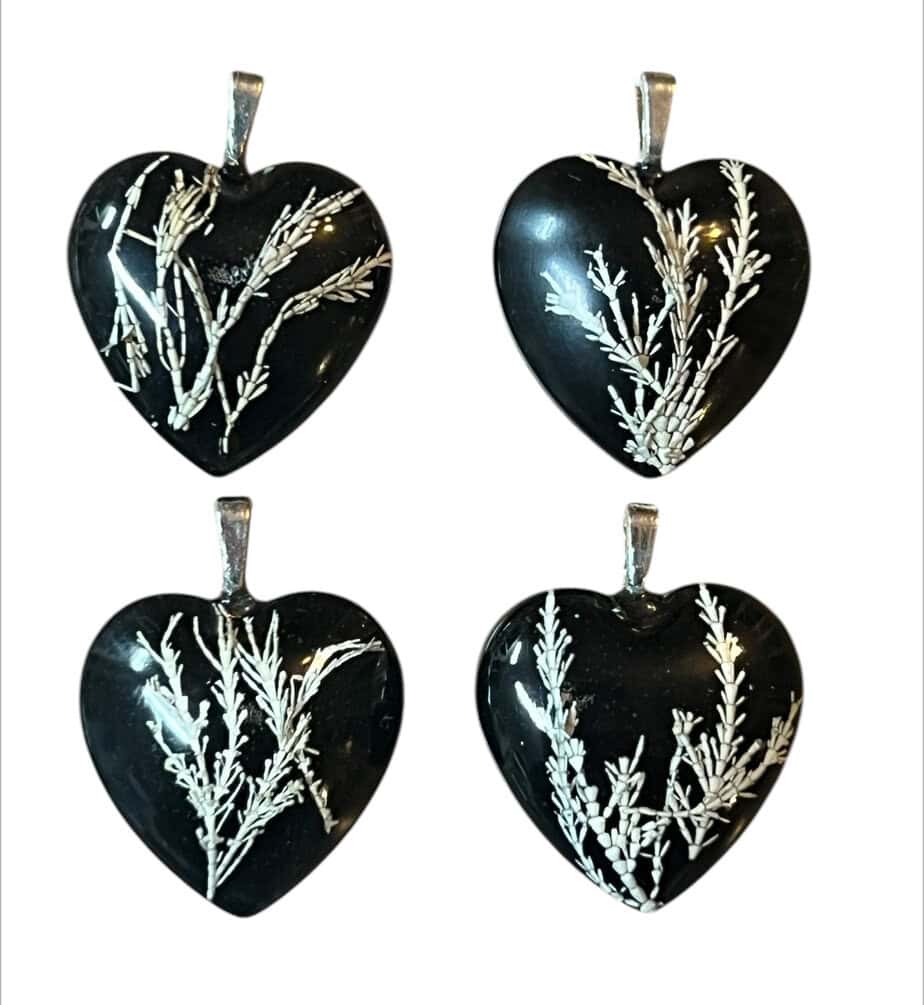 Seaweed pendants with shimmering black night sky background. - Image 7